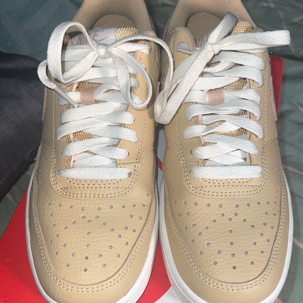 Brand new woman forces, only worn once. In perfect condition as shown In photos